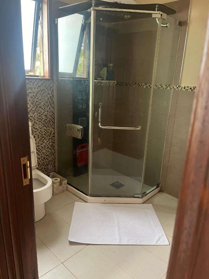 Florances Rest House Найроби Екстериор снимка