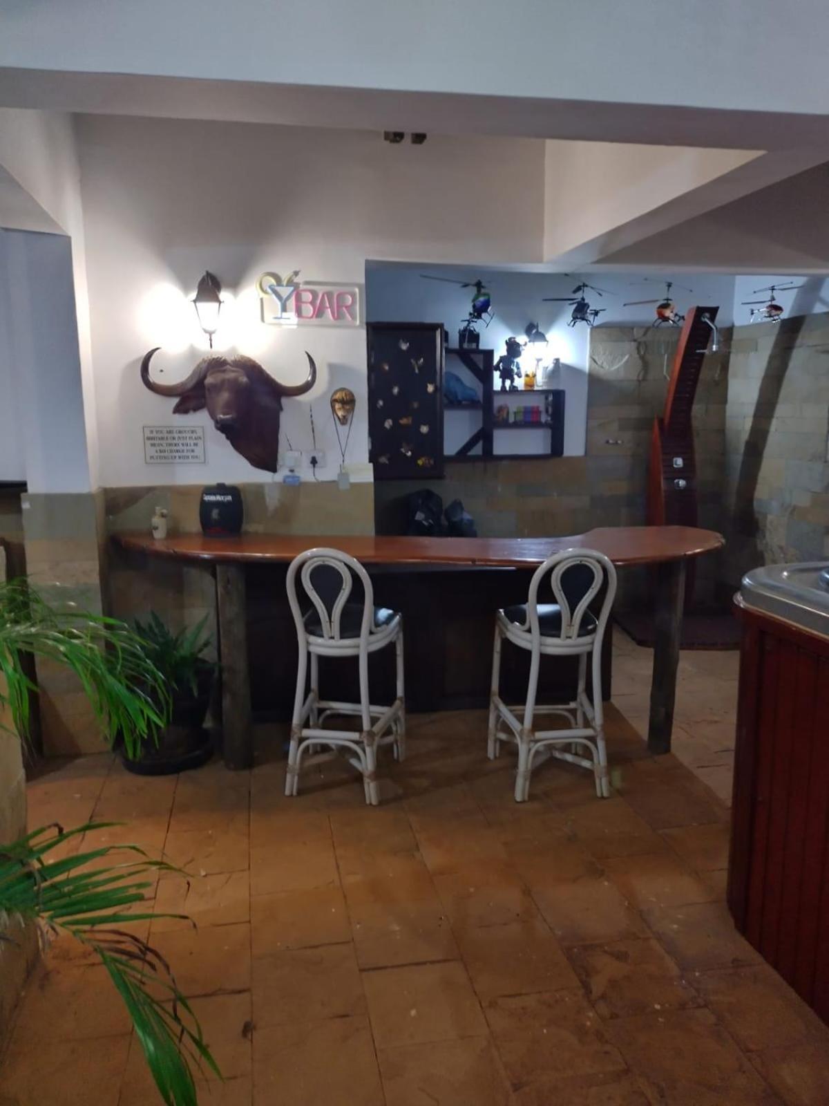 Florances Rest House Найроби Екстериор снимка
