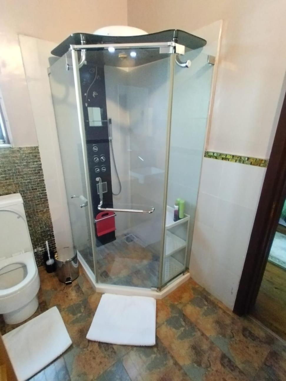 Florances Rest House Найроби Екстериор снимка